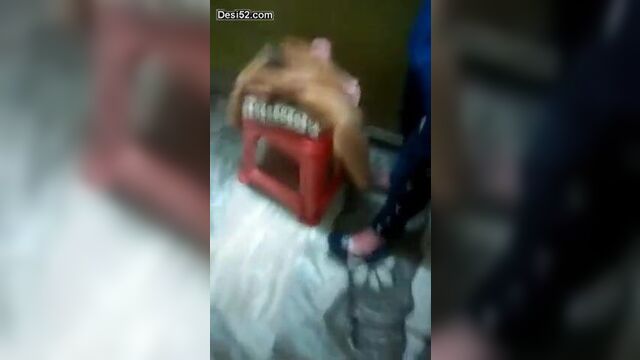 Пакистанская мачеха разговаривает по вызову, а дядя хочет трахаться