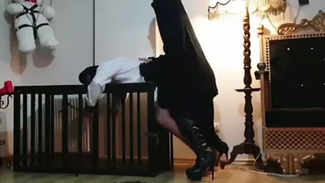 Госпожа Aylin - трахает хабиби