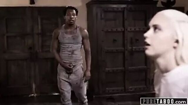 Симпатичную слепую трахнул большой черный член