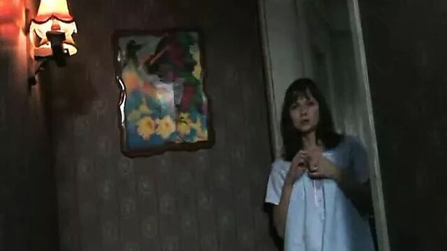 Куколд наблюдает за своей женой