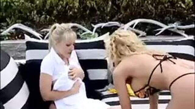 Danni Ashe и Ava Lauren - бармен