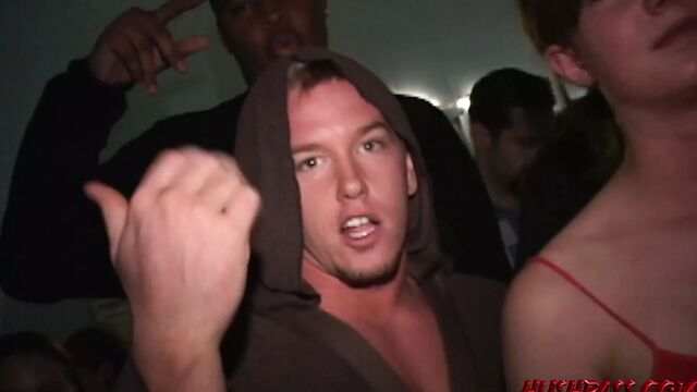 Amanda и Alicia дают этим греческим паренькам урок траха