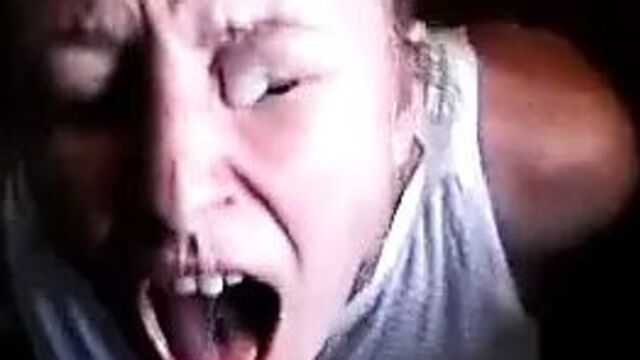 Умоляет о сперме и оргазмах от камшота на лицо