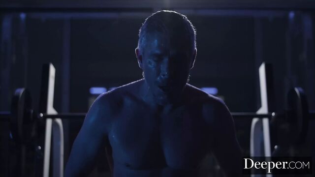 Глубже. ошеломляющей Vina Skyy доминируют и доводят до экстаза