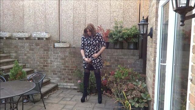 Бедра сапоги батплаг = дрочка - Alison Thighbootboy