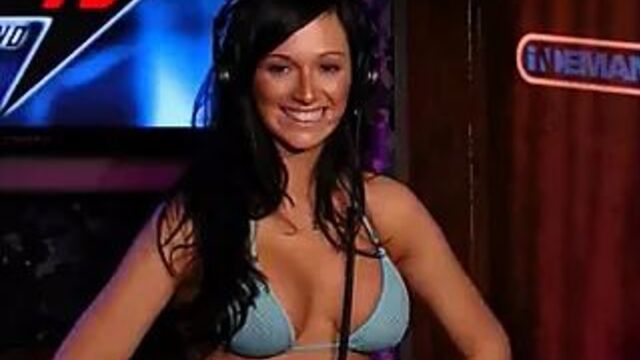 Destiny Dixon скачет на сибиане