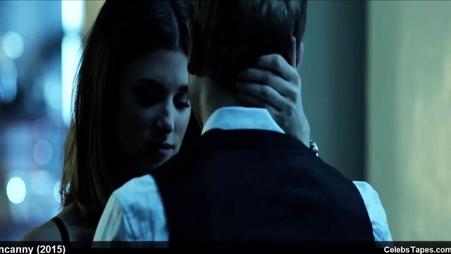 Обнаженные и романтические сцены секса Lucy Griffiths