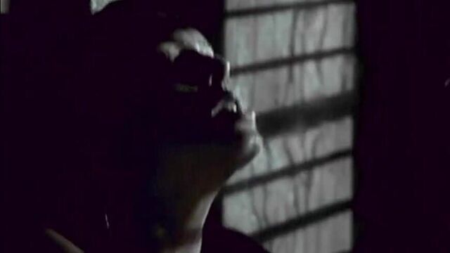 Обнаженные сиськи Melinda Clleke и трах в обмен на Two Moon