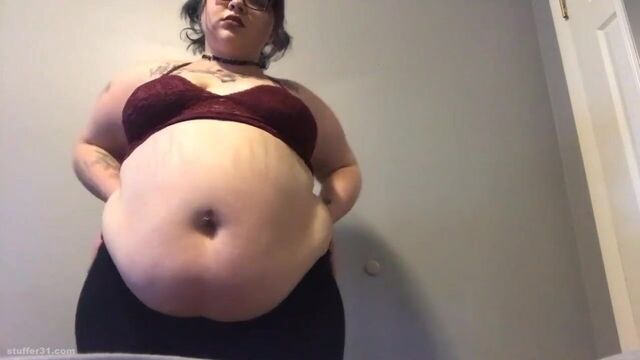 Ремейк Naomi в тугой одежде