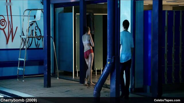 Романтические сексуальные экшены Kimberley Nixon в фильме