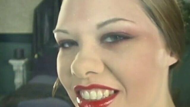 Курящая застывает