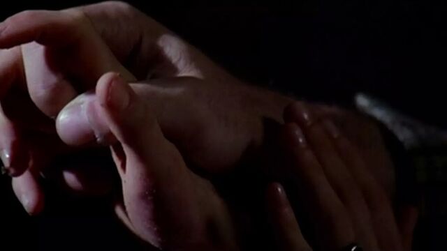 Jennifer Connelly - сцена горячего секса - любви и теней