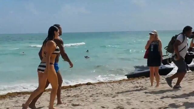 Kelly Brook - Майами-Бич 2014