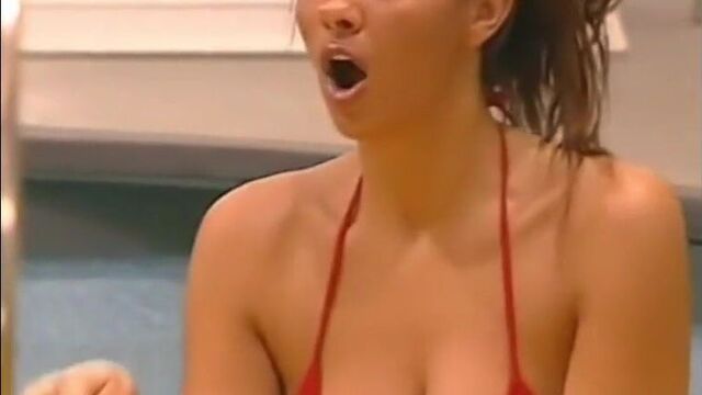 Jodie Marsh полностью натуральная в бикини