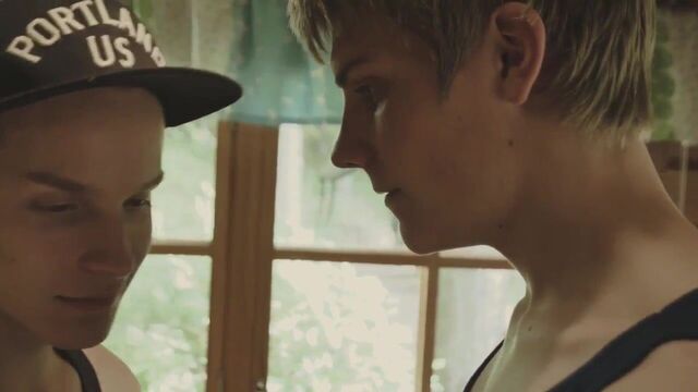 Роман Miku и Elias (2017)