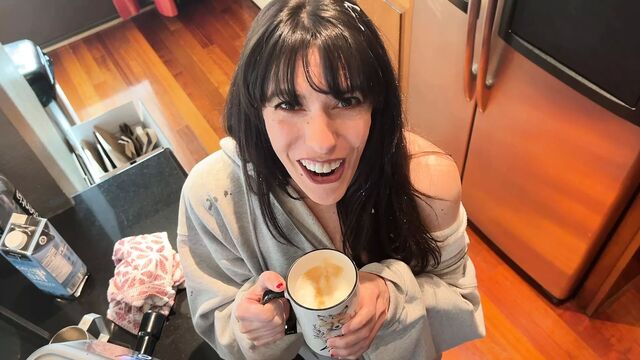 Не могу даже заставить свой утренний латте без кончить со мной весь мой бойфренд (freeuse камшот на лицо)