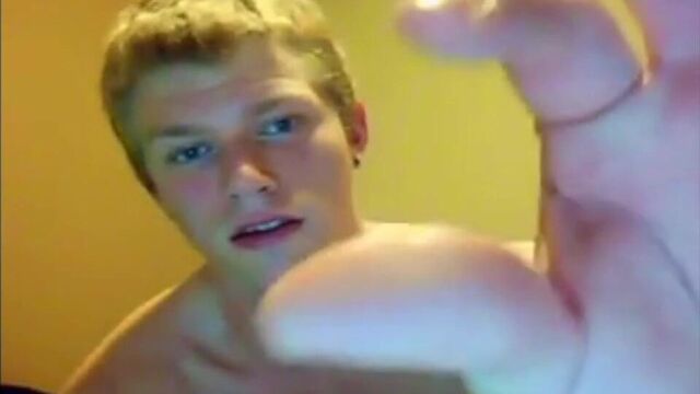 Boner симпатично соблазняет - да