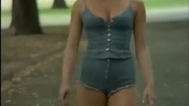 Delvene Delaney в шоу Paul Hogan