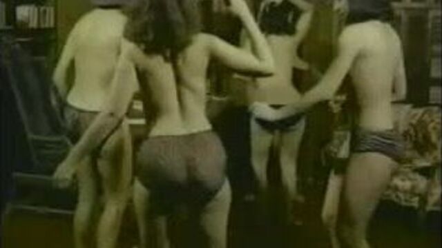 6OPS топлесс танцовщицы