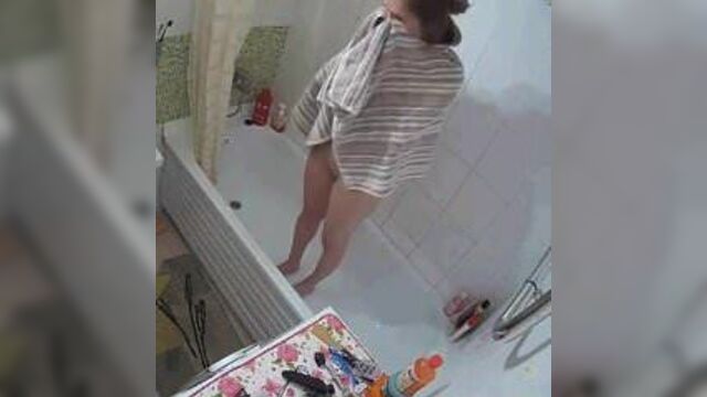 Снр большие сиськи в ванне 2