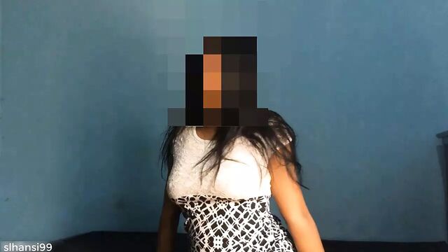 Сводная сестра делает минет и трахается в домашнем шри-ланкийском видео