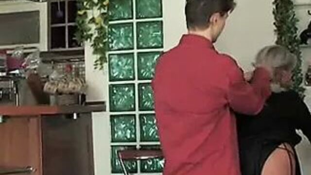 Зрелая Elaine и Jerome