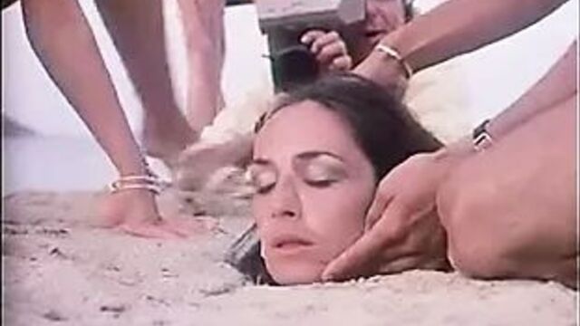 Ты можешь использовать ее голову как хочешь! забавный!