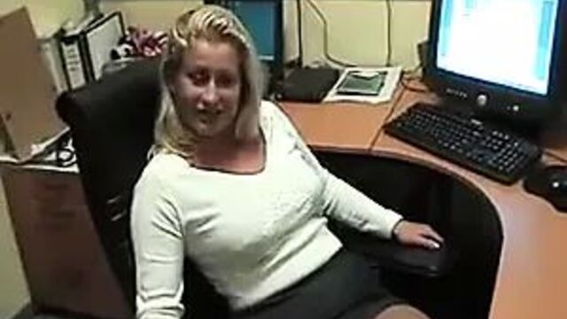 Блондинка-блондинка Neukt Stagiair