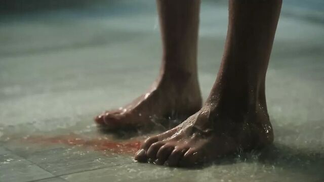 Kaley Cuoco - 'Стюардесса' 's1e01