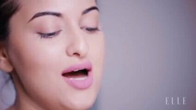 Болливудская героиня Sonakshi Sinha XXX видео