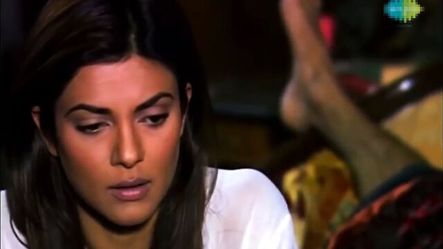 Sushmita: - Я и моя бхабхи развлекаемся в душе