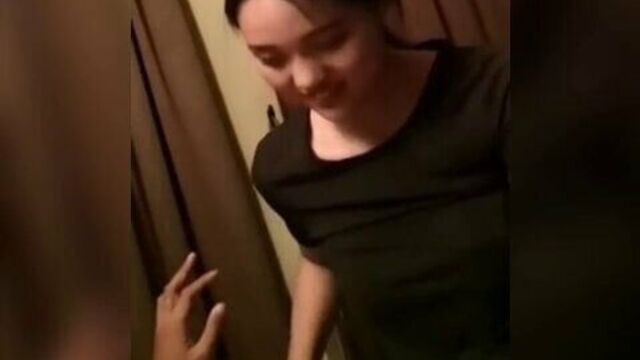 Обслуживание дрочкой в китайском приватном месте