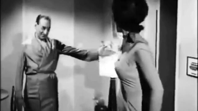 Винтажные женские клипы