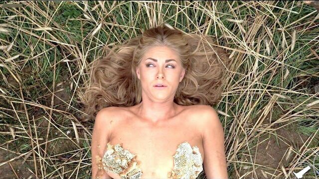 Jessica Sipos обнажилась