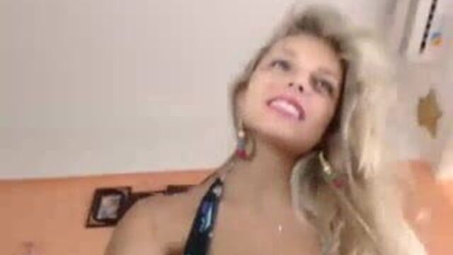 Симпатичная Kendra 2