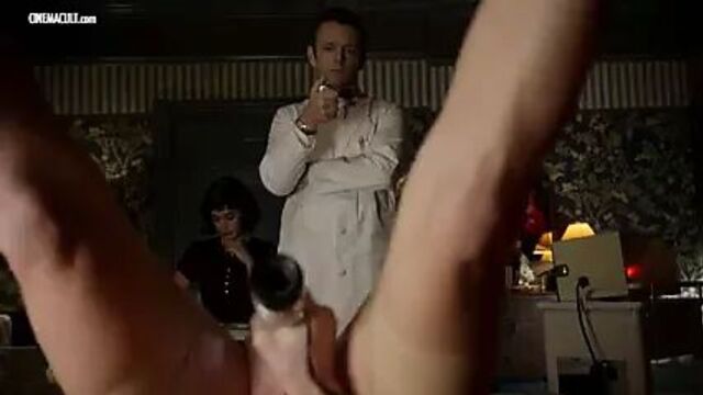 Обнаженные мастерицы секса в 1-м сезоне - Lizzy Caplan и Co.