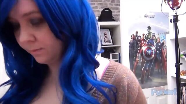 Грудастая Sasiya делает грязный минет