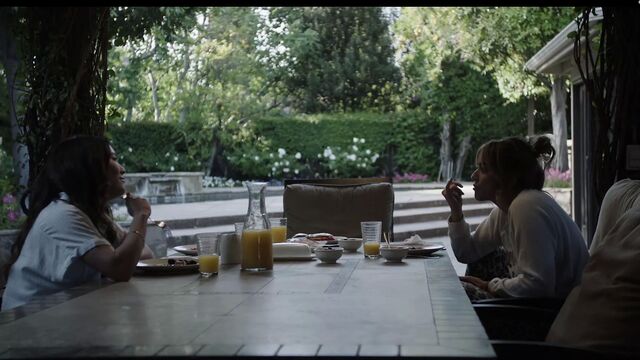 Chloe Bennet - '... годы друг от друга'