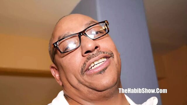 Новенькая 19-летняя Naomi Lockheart собирается на работу