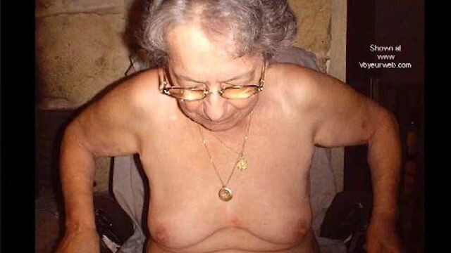 OmaFotzE Amateur pictures of horny old grannies