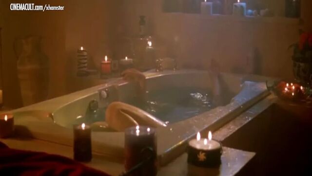 Знаменитости голые в ванной