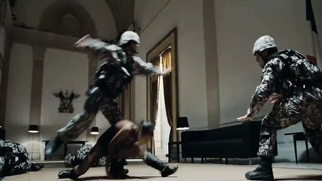 Elodie Yung - округ 13: ультиматум