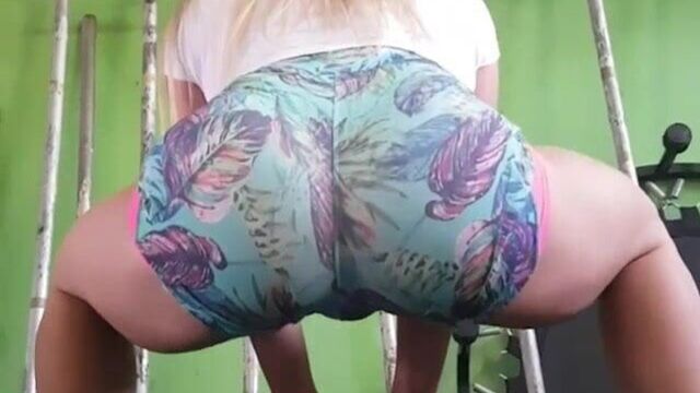 Тренировка в спортзале, приседания с задницей, киска, верблюжья лапка Академии Cavala Pacote