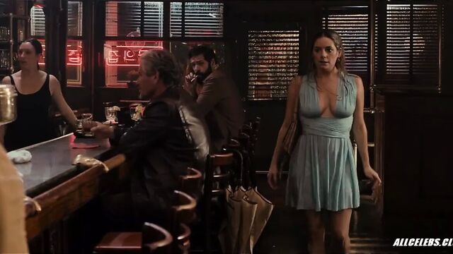 Amber Skye Noyes and Jamie Neumann in The Deuce - S01E01