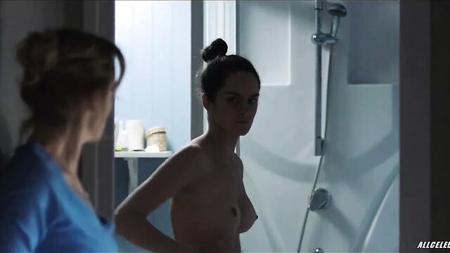 Noemie Merlant in Le Ciel Attendra