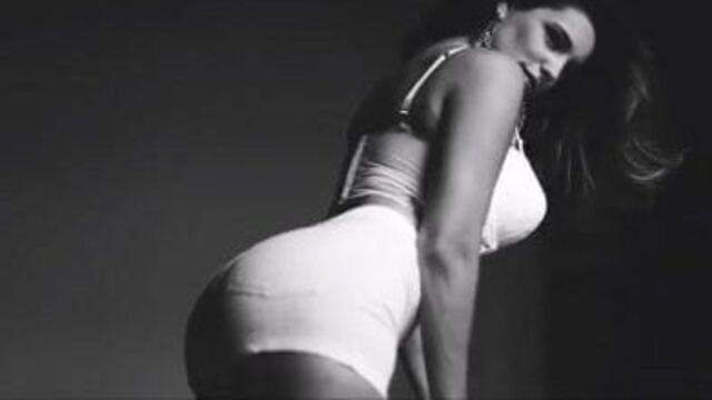 Kelly Brook - Hot Photoshoot