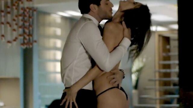 Alessandra Ambrosio обнаженная секс-сцена в Verdades Secret