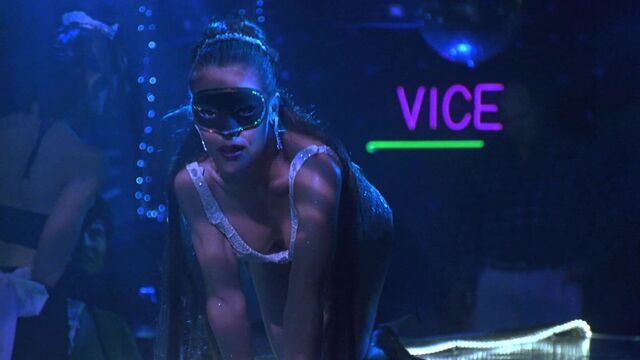 Alyssa Milano - «покупая корову»