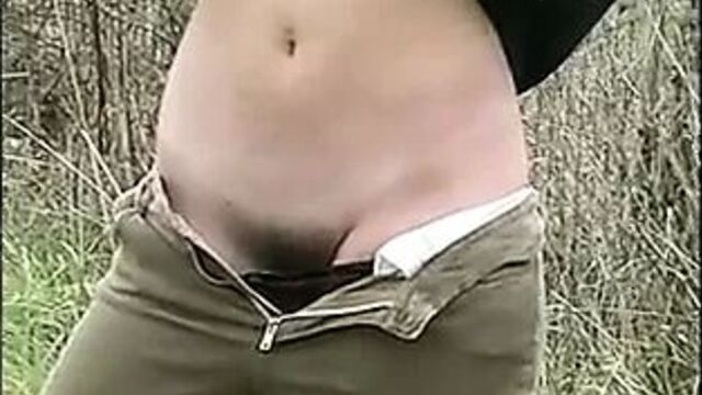 Волосатая тинка светит на улице