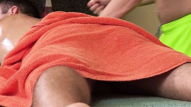 Прямой обслуживаемый массаж